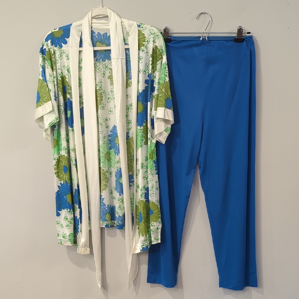 Vintage Womens Robe w Belt & Matching Pants size Small
